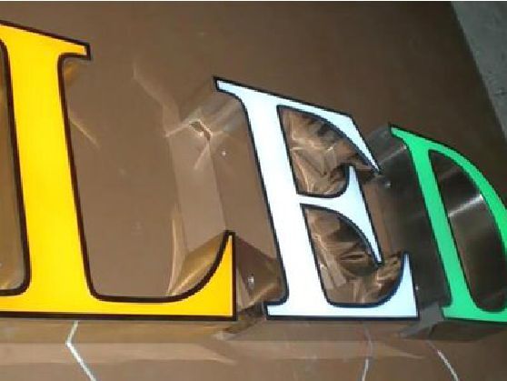 宝应介绍LED招牌的基础知识。
